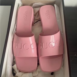 🔥🔥🔥 Gucci GG Slide Rubber Pink